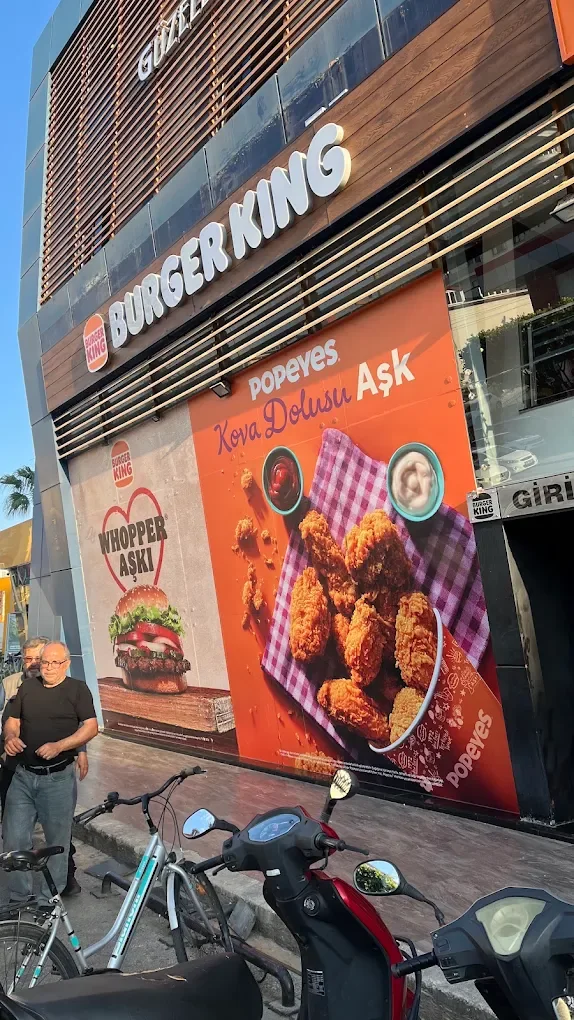 Burger King cephe tabela ve dijital baskı uygulaması